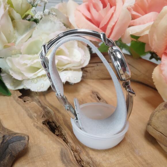 Vintage Rumours Quartz 22mm Watch 90s Y2K Silver Gold 2 Tone Ladies 6.5" - Picture 2 of 10